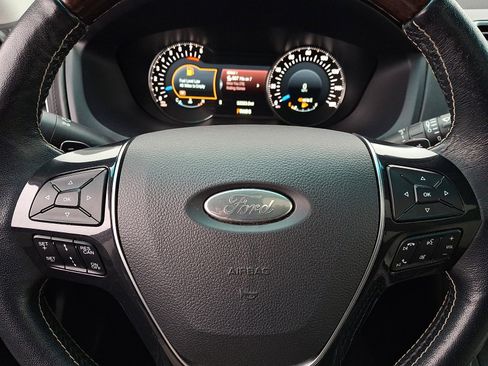 Used 2016 Ford Explorer Platinum image 24