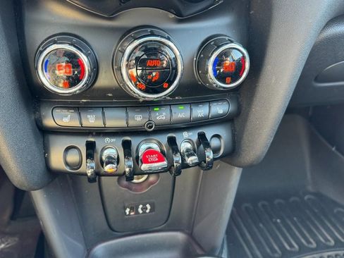 Used 2015 MINI Cooper 2-Door Hardtop image 18