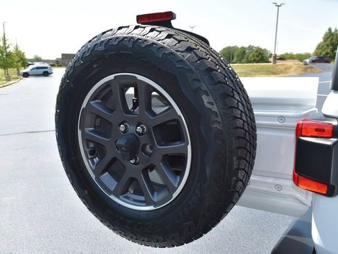 Used 2021 Jeep Wrangler Unlimited Sport AWD/4WD image 30