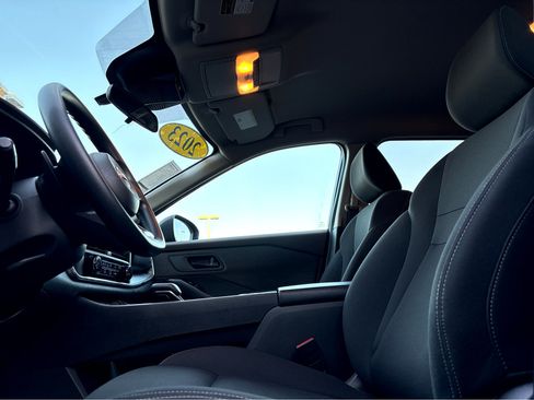 Certified 2023 Nissan Rogue S image 12