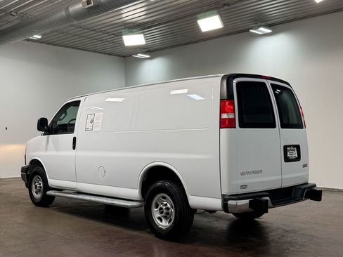 Used 2024 GMC Savana 2500 w/ Driver Convenience Package image 31