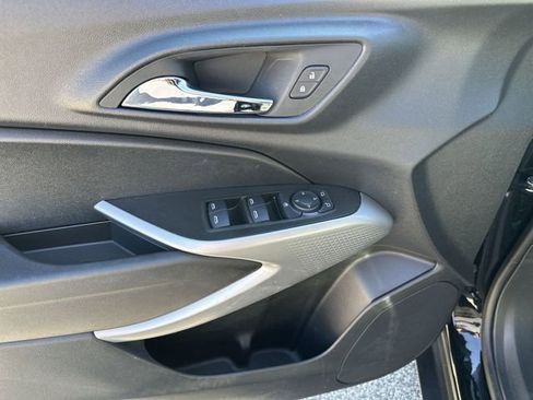 Used 2024 Chevrolet Trax LS FWD image 17