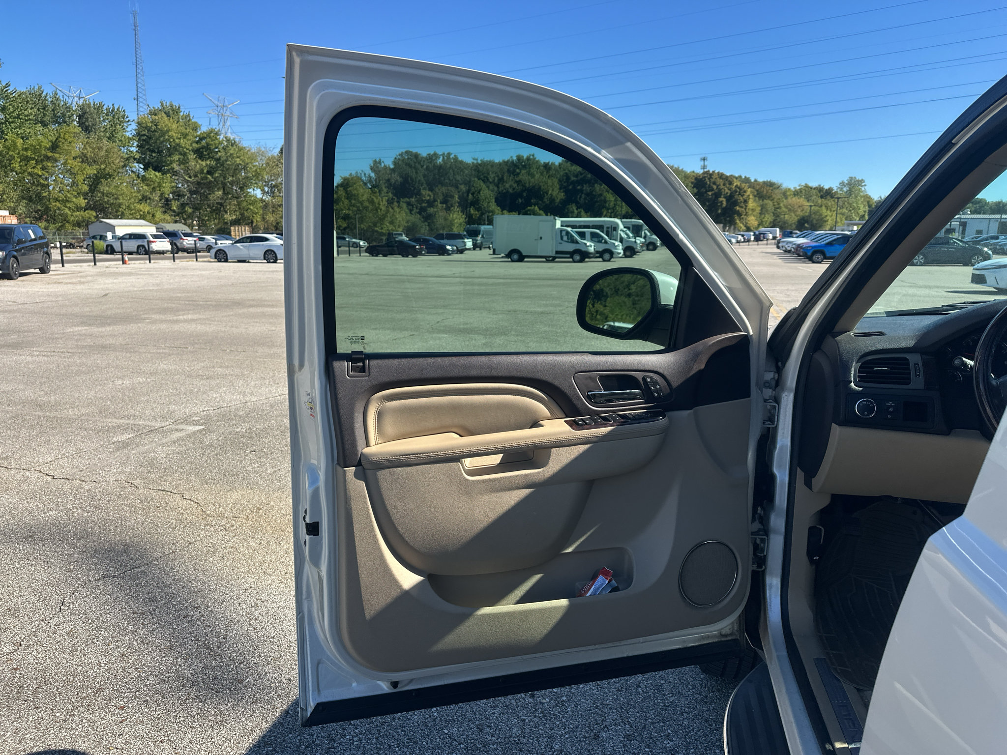 Used 2014 GMC Yukon Denali RWD image 21