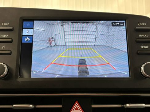 Used 2024 Hyundai Elantra SE image 41