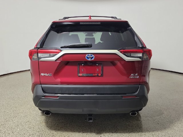 Used 2021 Toyota RAV4 XLE AWD/4WD image 6