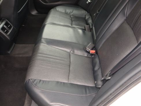 Used 2018 Honda Accord Touring image 16
