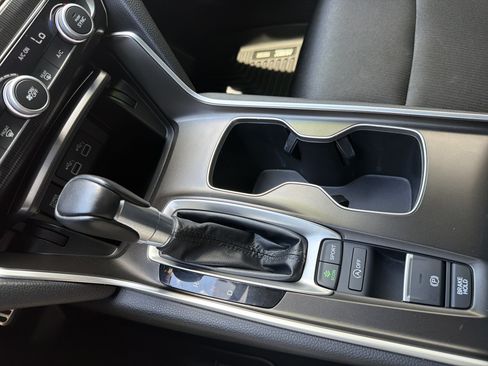 Used 2022 Honda Accord Sport image 8
