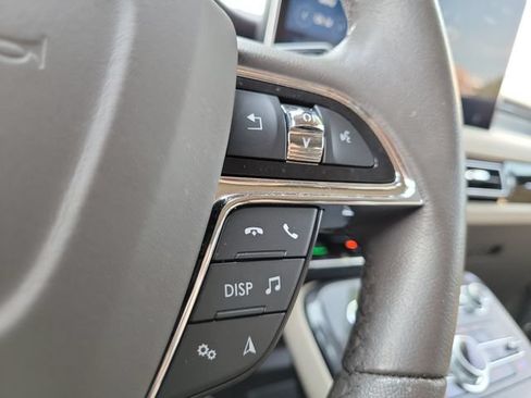 Used 2023 Lincoln Nautilus AWD w/ Premium Package image 13