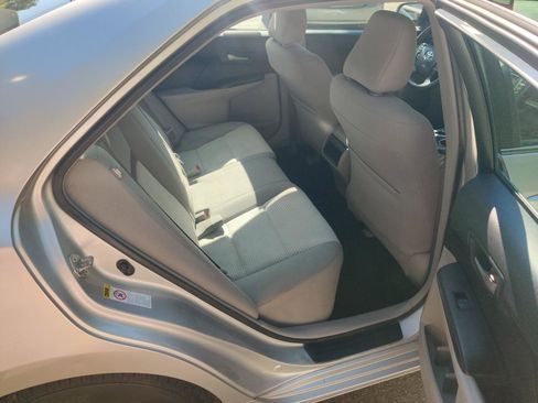 Used 2014 Toyota Camry LE FWD image 17