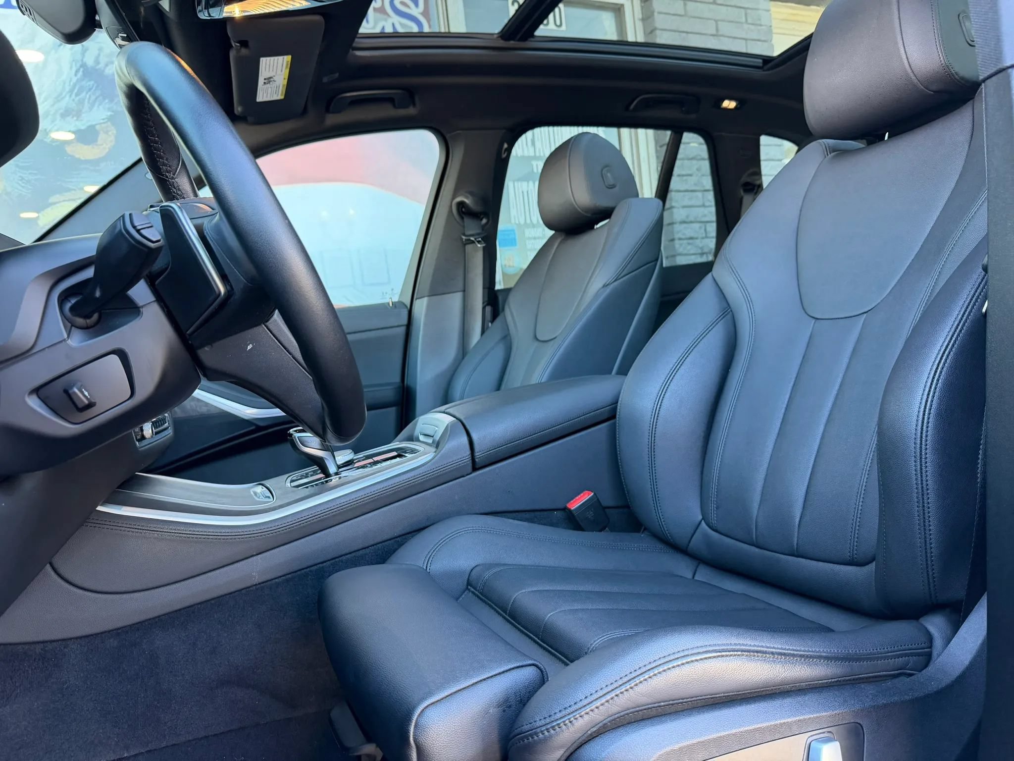 Used 2022 BMW X5 xDrive40i w/ Premium Package AWD/4WD image 10