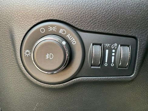 Used 2023 Jeep Compass Trailhawk AWD/4WD image 19