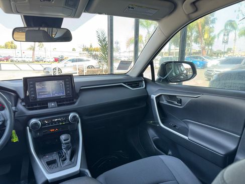 Used 2020 Toyota RAV4 LE w/ Carpet Mat Package FWD image 16