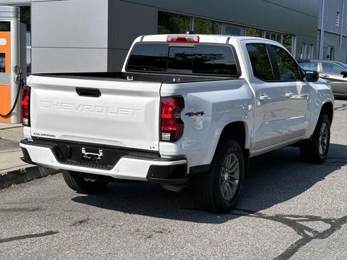 Used 2023 Chevrolet Colorado LT w/ LT Convenience Package II AWD/4WD image 4