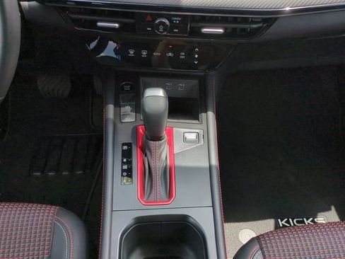 Used 2025 Nissan Kicks SR FWD image 15