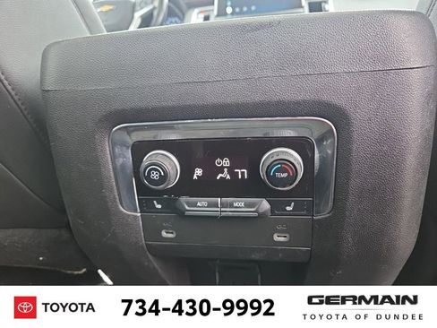 Used 2022 Chevrolet Suburban LT w/ LT Signature Package image 20