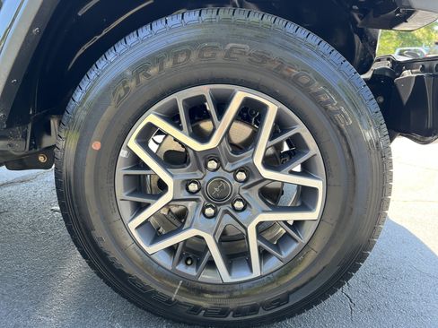 Used 2021 Jeep Wrangler Unlimited Sahara AWD/4WD image 12