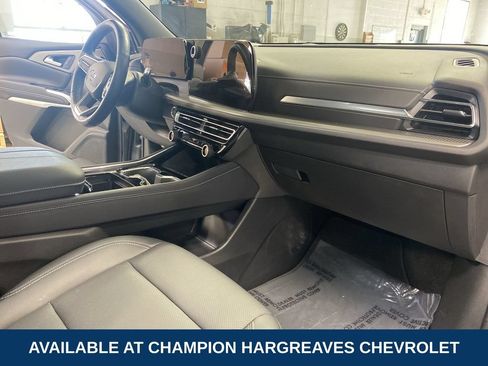 Used 2024 Chevrolet Traverse LT w/ Midnight/Sport Edition AWD/4WD image 37