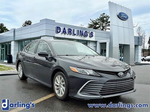 Used 2023 Toyota Camry LE image 3