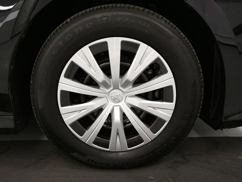 Used 2022 Toyota Camry LE image 27