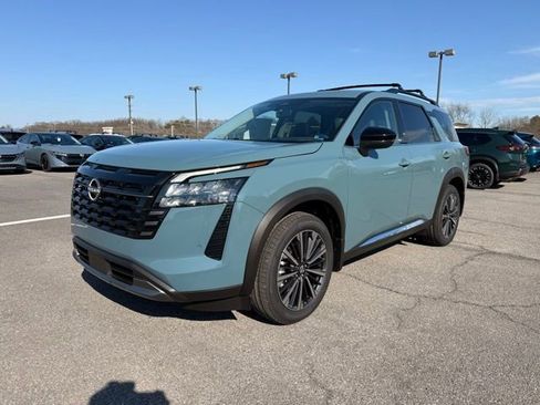 New 2026 Nissan Pathfinder Platinum w/ Cargo Package image 2