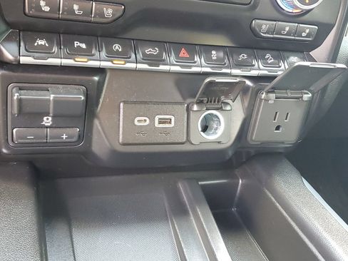 Used 2020 GMC Sierra 1500 Denali w/ Denali Ultimate Package AWD/4WD image 25