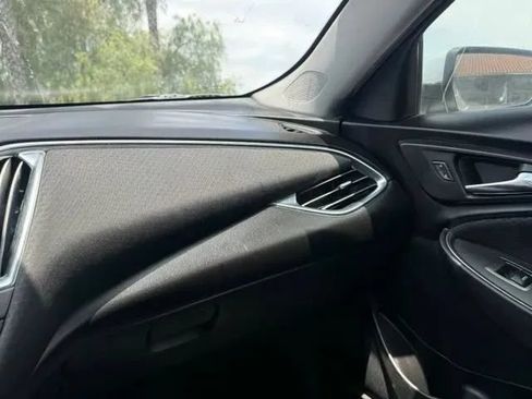 Used 2018 Chevrolet Malibu LT FWD image 26