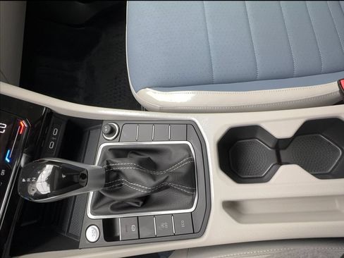 Used 2025 Volkswagen Jetta SE w/ Sunroof Package FWD image 47