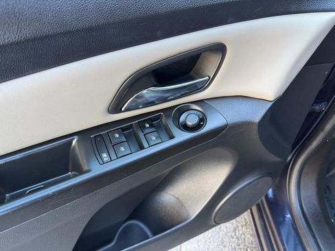 Used 2014 Chevrolet Cruze LT image 11