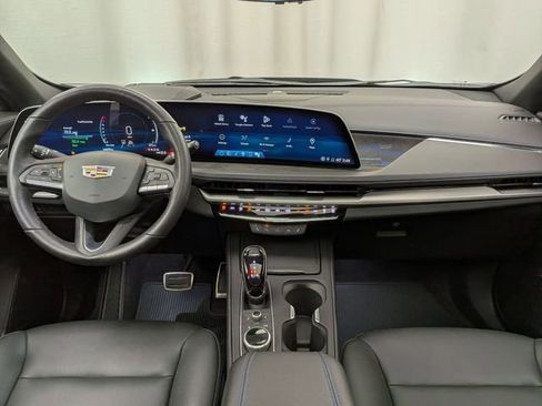 Certified 2024 Cadillac XT4 Sport w/ Technology Package image 22