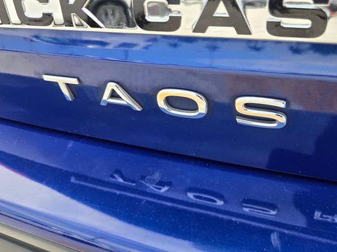 Certified 2023 Volkswagen Taos SE w/ Black Wheel Package FWD image 15