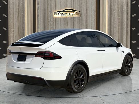 Used 2023 Tesla Model X image 9