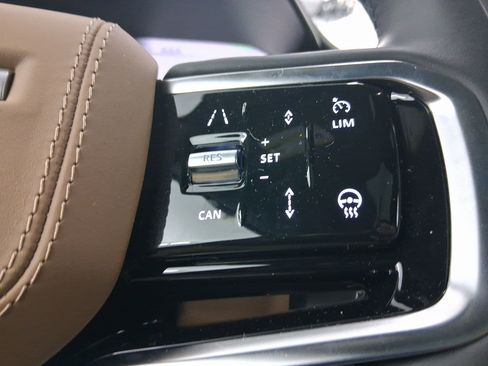 New 2026 Land Rover Range Rover Sport SE image 16