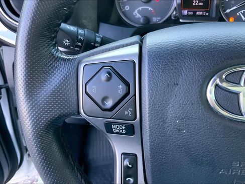 Used 2017 Toyota Tacoma SR5 image 21