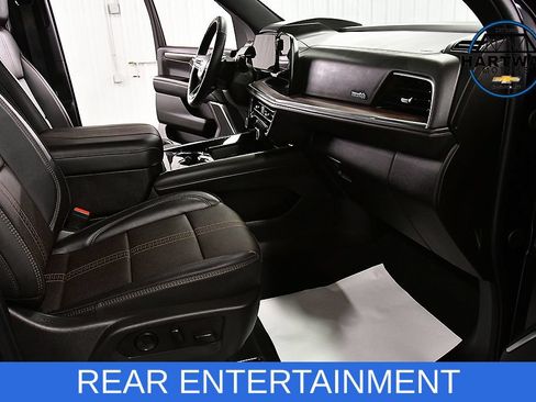 Used 2025 Chevrolet Tahoe High Country AWD/4WD image 27