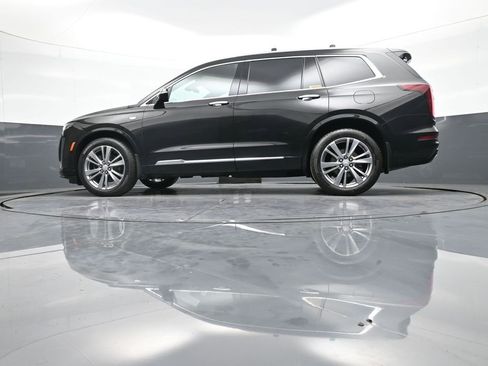 Used 2024 Cadillac XT6 Premium Luxury image 34