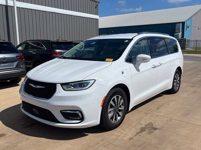 Used 2021 Chrysler Pacifica Touring-L