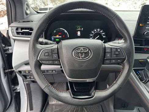 Used 2023 Toyota Sienna XSE image 13