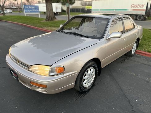 Used 1995 Toyota Camry XLE image 6