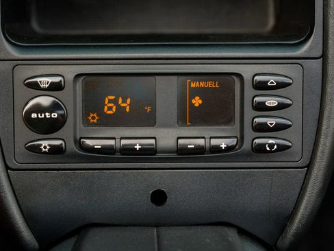 Used 1999 Porsche Boxster RWD image 32