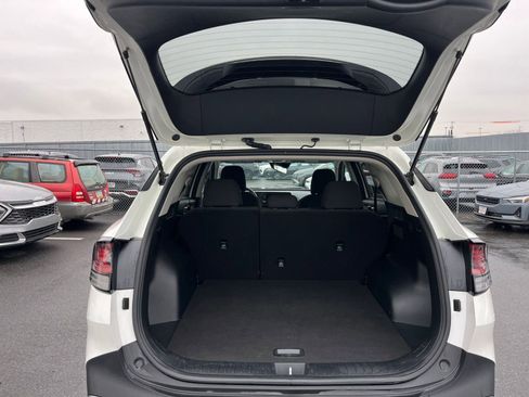 Used 2025 Kia Sportage LX image 30