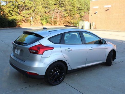 Used 2016 Ford Focus SE w/ Equipment Group 201A image 5