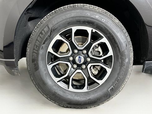 Used 2024 Ford Expedition XLT image 11