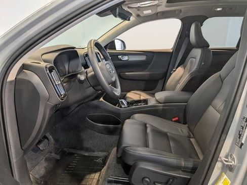 Used 2026 Volvo XC40 B5 Plus w/ Protection Package Premier image 9
