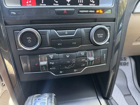 Used 2017 Ford Explorer XLT w/ Equipment Group 202A FWD image 24