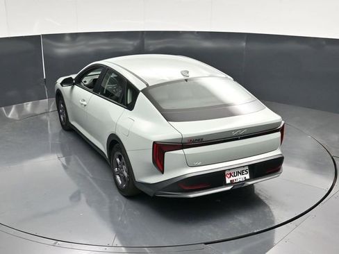 Used 2025 Kia K4 FWD image 47