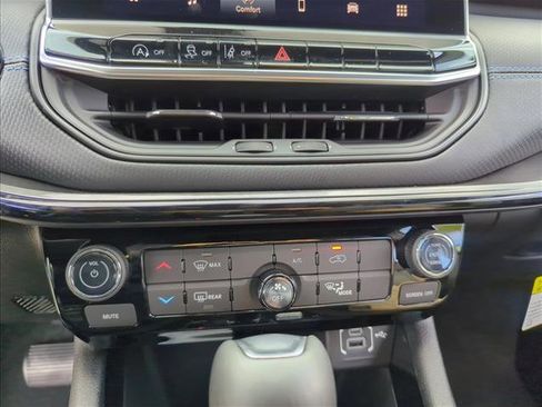 New 2026 Jeep Compass Latitude image 12