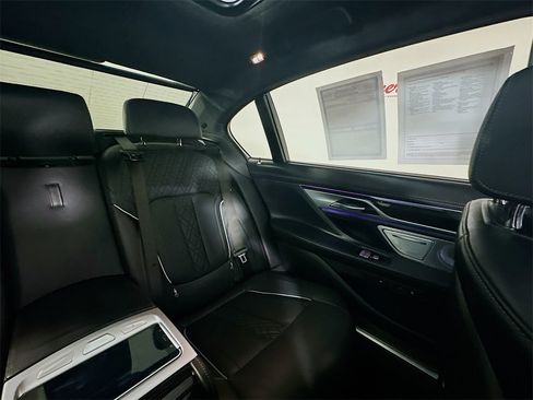 Used 2019 BMW ALPINA B7 xDrive w/ Luxury Rear Seating Package image 14