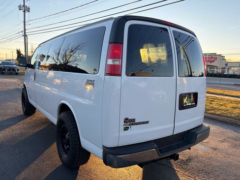 Used 2018 Chevrolet Express 2500 LT w/ LT Preferred Equipment Group RWD image 11