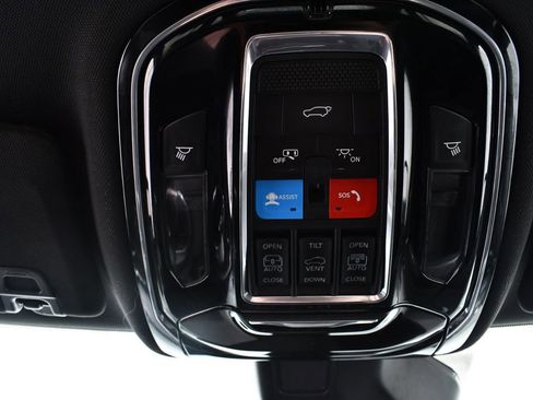 Used 2022 Jeep Grand Cherokee Overland AWD/4WD image 33