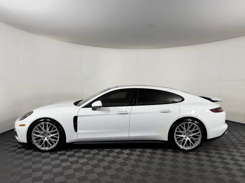 Used 2017 Porsche Panamera 4 AWD/4WD image 19